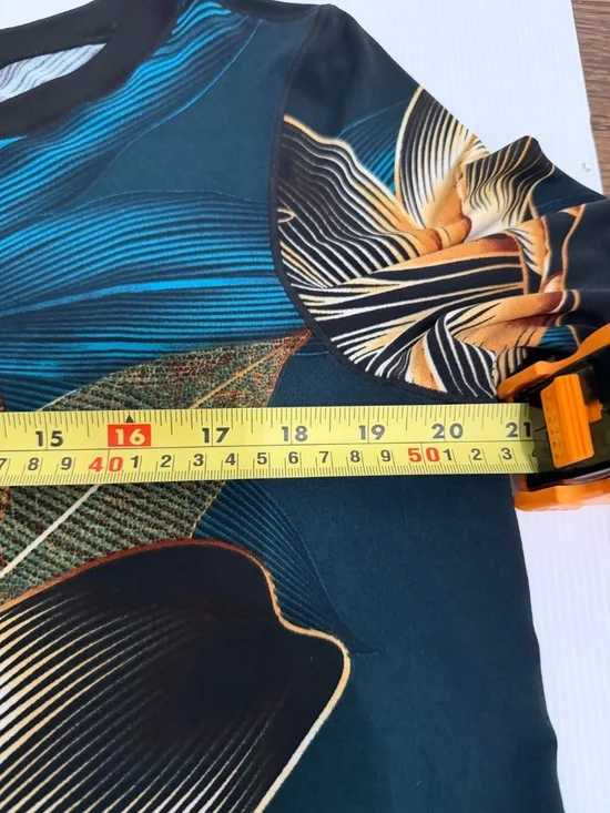 Eva Varro Tunic. Size Large. - Picture 6 of 9